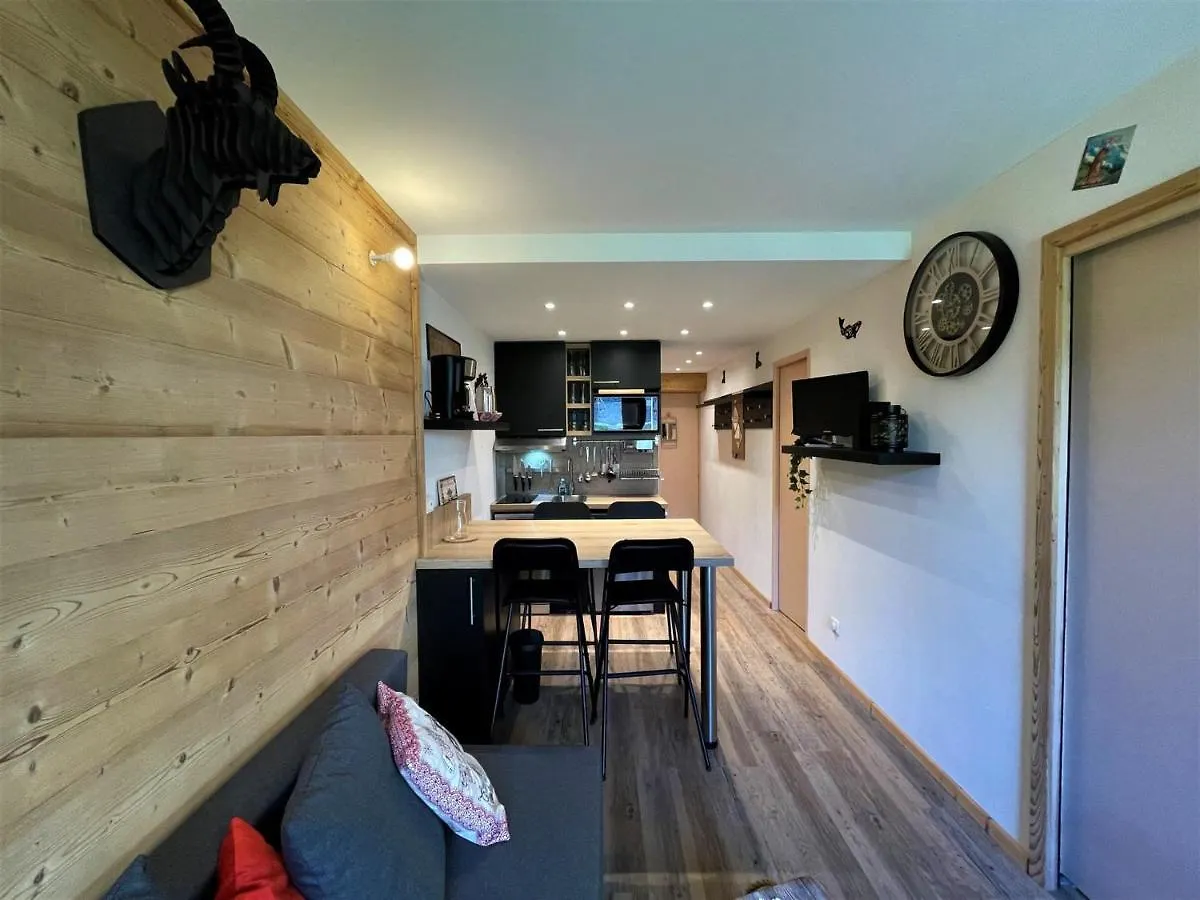 Studio Cabine Renove, 4 Pers, Pied Des Pistes, Balcon Sud, Pres Commerces Et Remontees. - Fr-1-452-376 Saint-Martin-de-Belleville 0*,  France